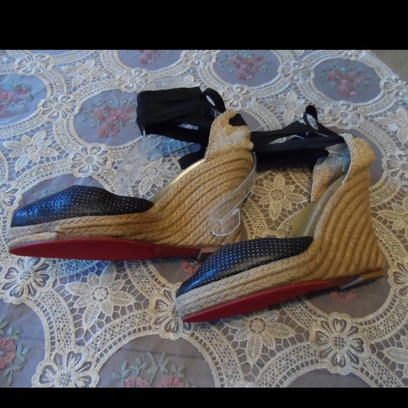 Christian Louboutin Black Leather Wedge Espadrilles w/Ankle Tie Detail Size 40. - Picture 5 of 12